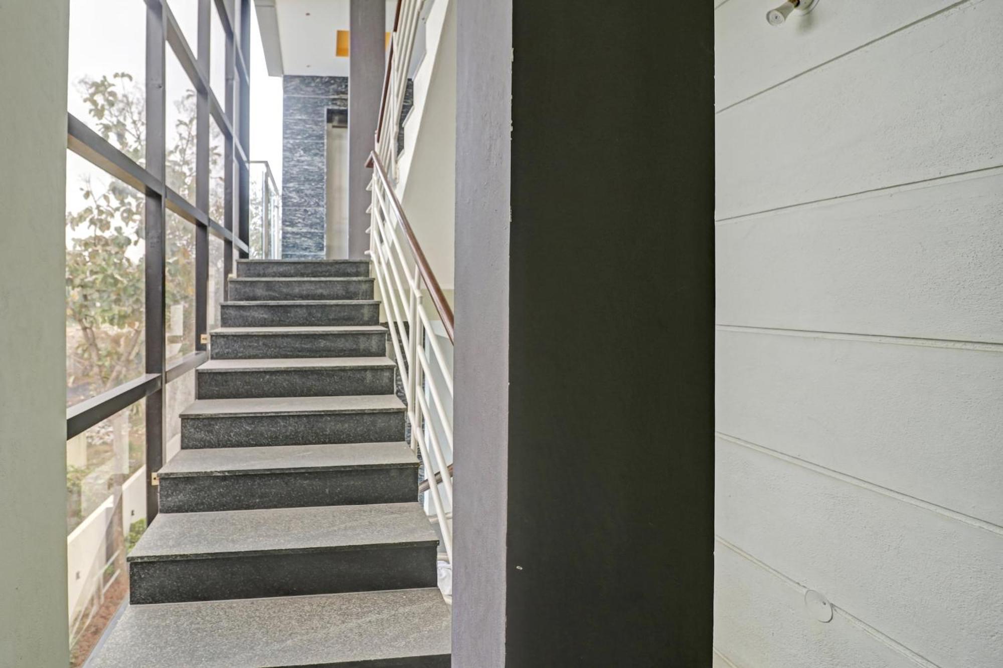Hotel O Formula Vanivilasa Puram Exteriör bild